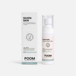 POOM Silken Skin Peeling junto a su caja original, peeling químico doméstico de cosmética sanitaria coreana